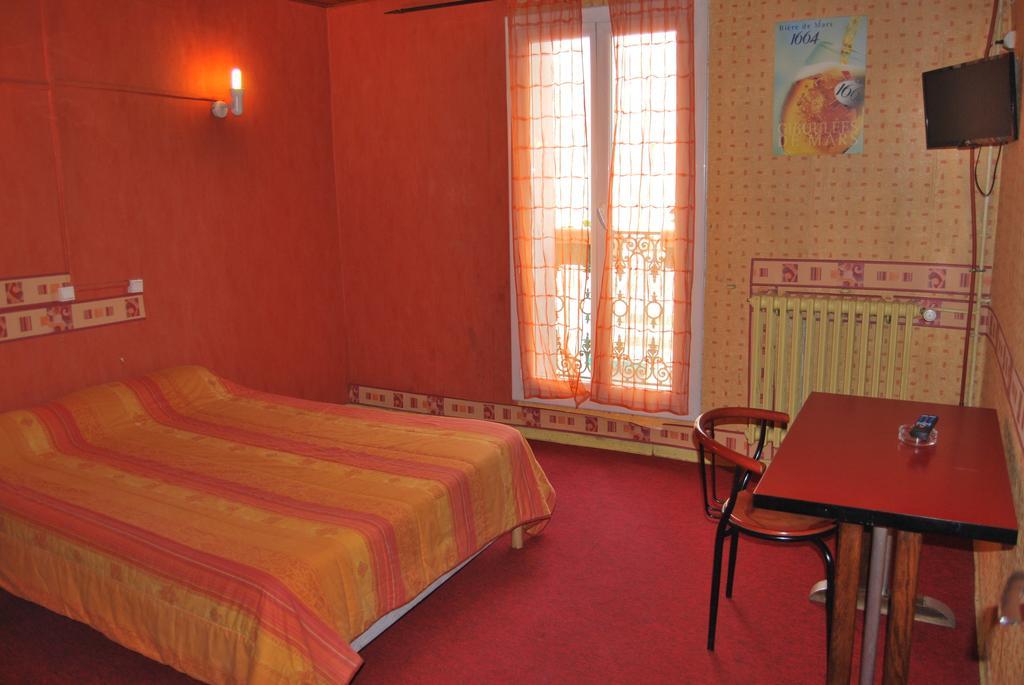 Le Revelois Restaurant Hotel Béziers Camera foto