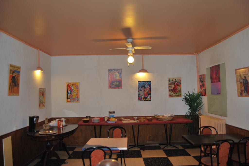 Le Revelois Restaurant Hotel Béziers Esterno foto