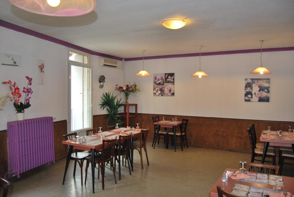Le Revelois Restaurant Hotel Béziers Esterno foto